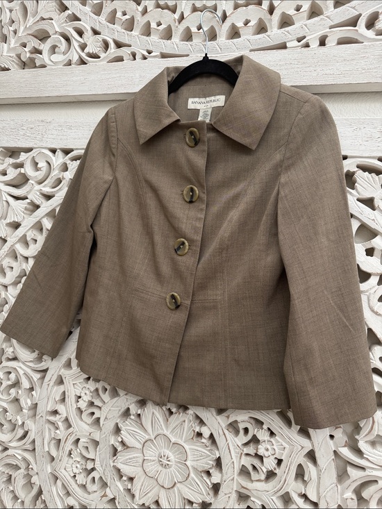 Banana Republic Jackets & Blazers - Banana Republic Brown Cropped Blazer